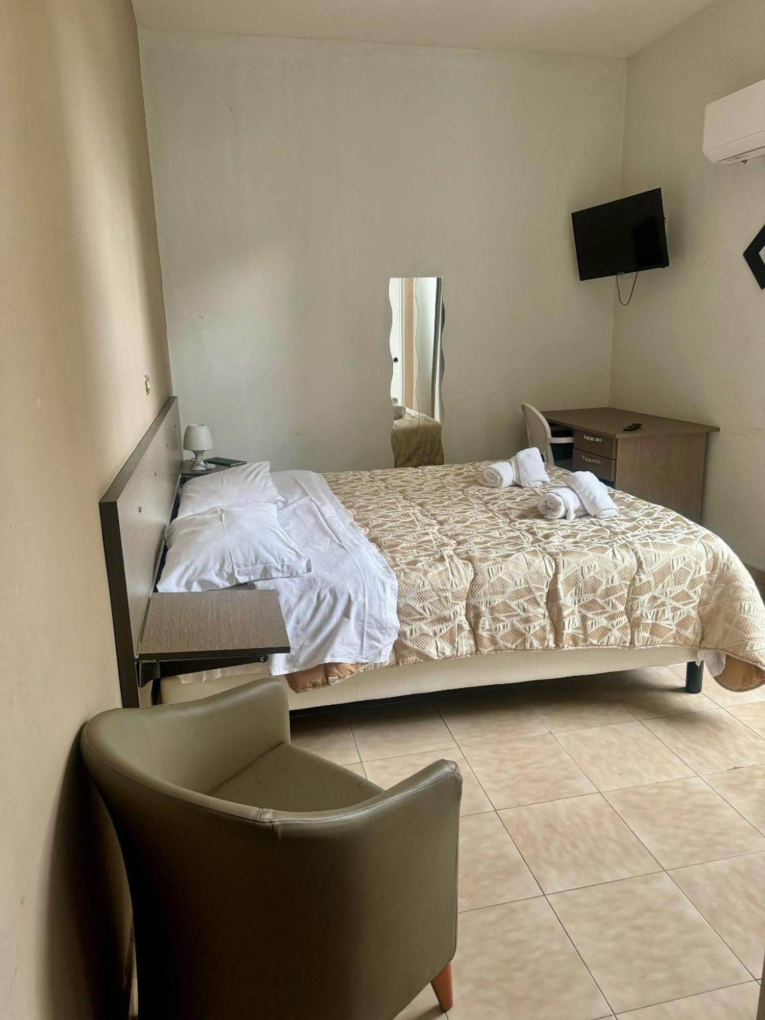 Hotel Santuario Pompei Bagian luar foto